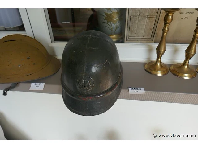 Helm in leder - afbeelding 1 van  1