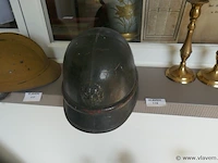 Helm in leder - afbeelding 1 van  1