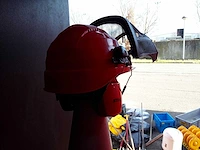 Helm met gehoorbescherming - afbeelding 2 van  2