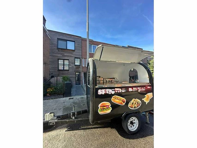 Henan cancke foodtruck - afbeelding 20 van  22