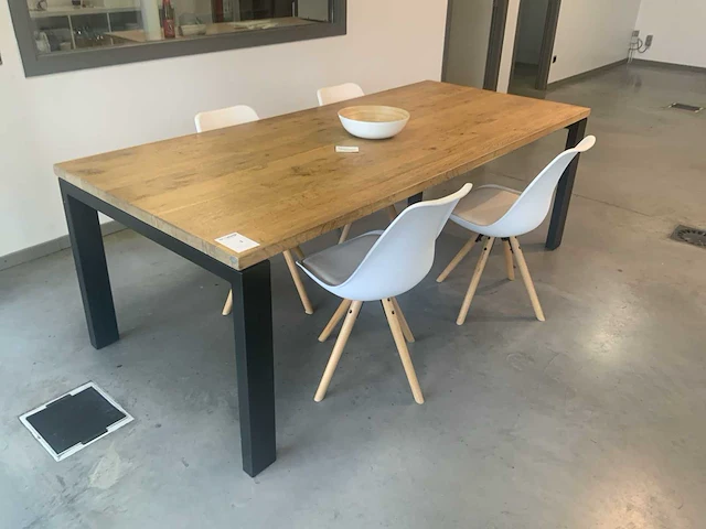 Henders & hazel tafel - afbeelding 1 van  6