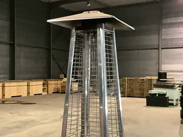 Hendi 272404 pyramid heater terrasverwarming - afbeelding 1 van  5