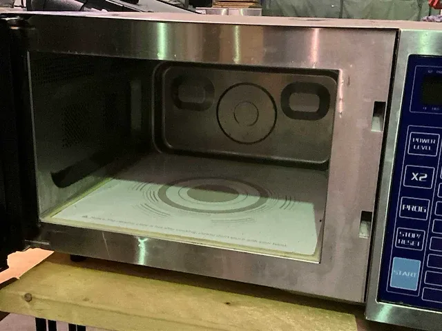 Hendi 281406 magnetron oven - afbeelding 2 van  3
