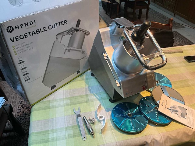 Hendi heavy duty 750w groentensnijder - afbeelding 2 van  6