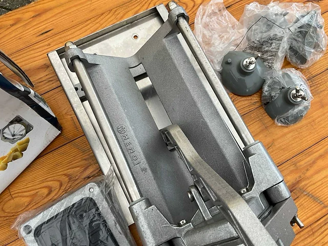 Hendi professionele frietsnijder – aluminium - ongebruikt - afbeelding 3 van  7