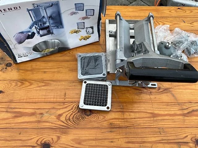 Hendi professionele frietsnijder – aluminium - ongebruikt - afbeelding 5 van  7
