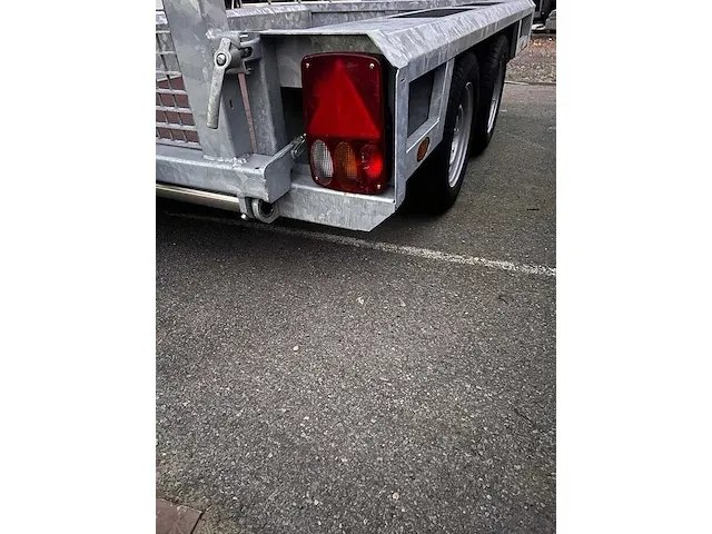 Henra machine trailer - afbeelding 7 van  7
