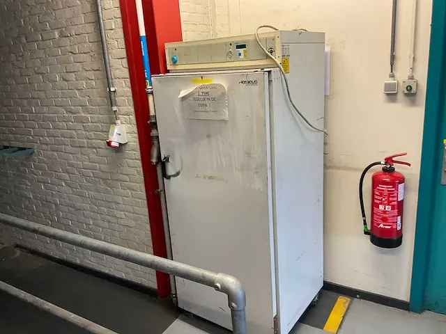 Heraeus ut 6420 mobiele droogoven - afbeelding 1 van  5