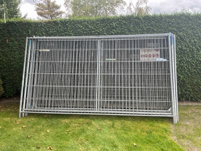 Heras / bekaert bouwhek met voetstuk (19x) - afbeelding 1 van  3