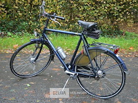 Herenfiets gazelle, vrouwenfiets canyon - afbeelding 1 van  13