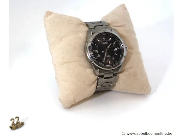 Herenhorloge seiko v147-0ab0; quartz dia 33mm, mogelijke gebruikssporen, mogelijks nieuwe batterij nodig - afbeelding 2 van  5