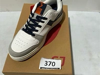 Herensneaker maat 42