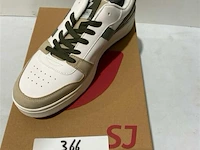 Herensneaker maat 44