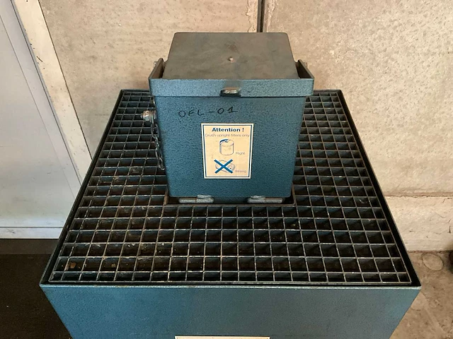 Herkules lift - oil filter crusher - afbeelding 7 van  10