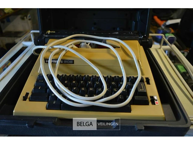 Hermes typmachine in koffer - afbeelding 2 van  4
