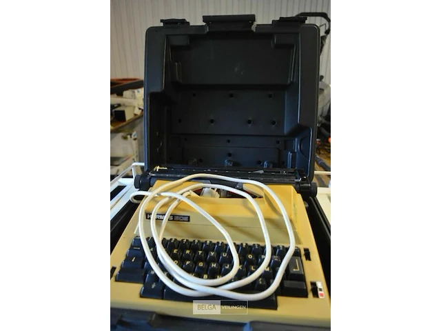 Hermes typmachine in koffer - afbeelding 3 van  4