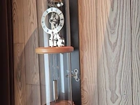 Hermle klok in glazen cylinder 66x16cm - afbeelding 1 van  4