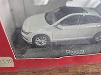 Herpa passat - afbeelding 2 van  3