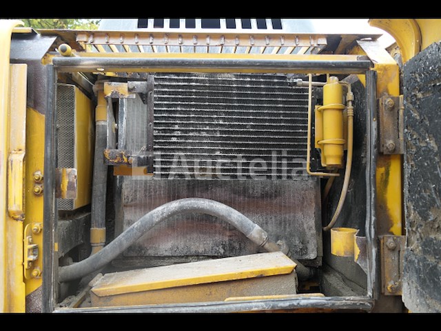 Het kruippakjegraafwerktuig van komatsu pc210lc - afbeelding 20 van  26