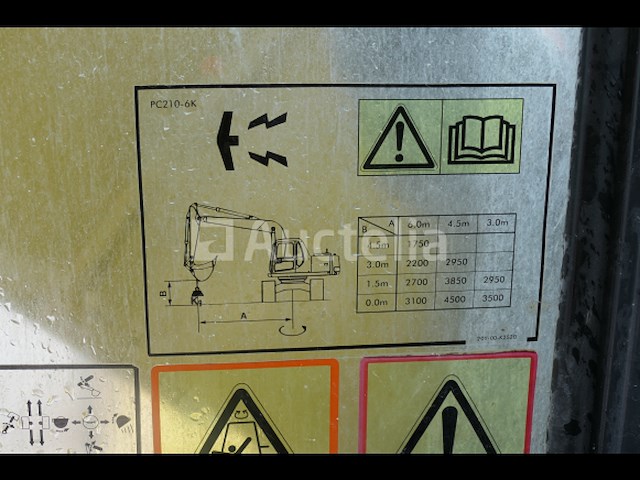 Het kruippakjegraafwerktuig van komatsu pc210lc - afbeelding 24 van  26