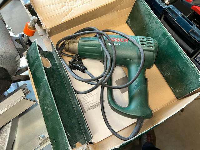 Heteluchtpistool bosch - afbeelding 1 van  4