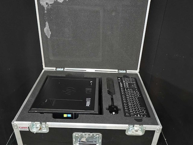 Hewlet packard - hp envy 810 i7 4core 4ghz windows 10 pro incl flightcase - video - afbeelding 1 van  2