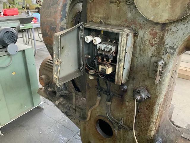 Heymer & pilz verticale steekmachine - afbeelding 12 van  16