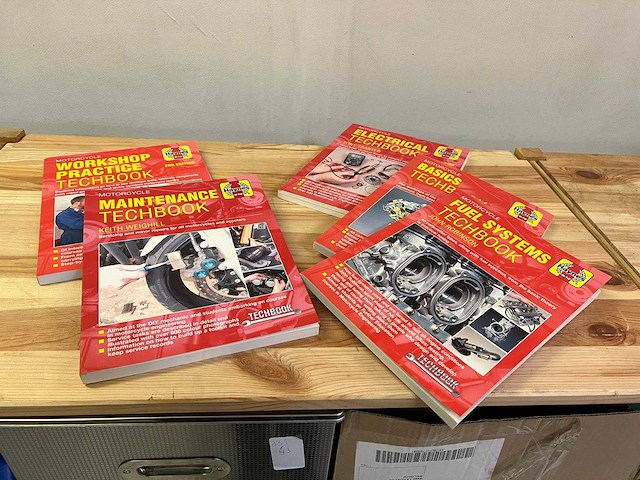 Heynes handboeken - set haynes motorcycle techbooks (engels) (5x) - afbeelding 3 van  6