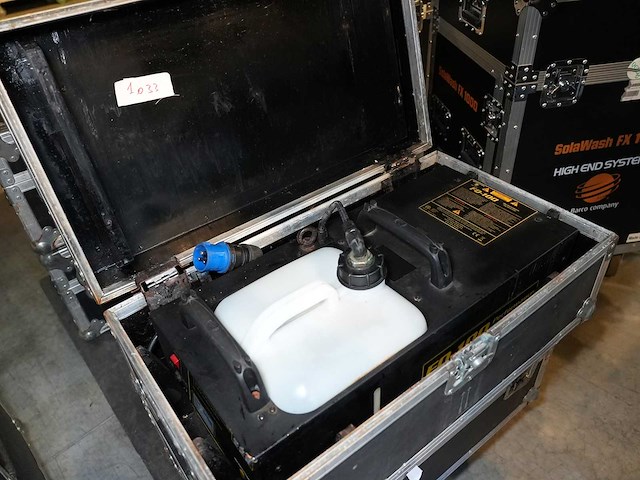 High end systems - smoke machine hes fq100 performance - afbeelding 1 van  1