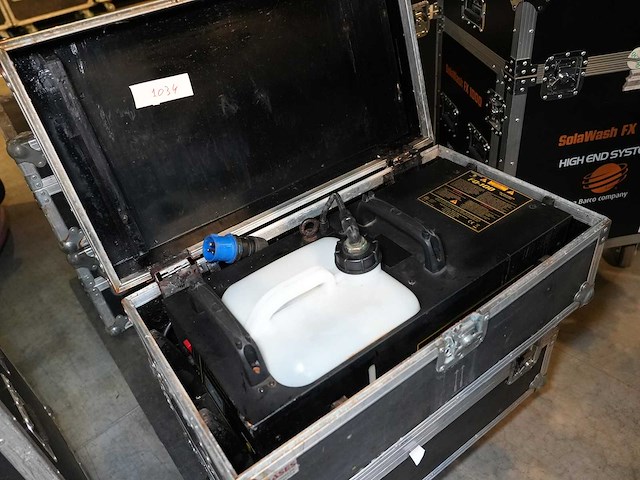 High end systems - smoke machine hes fq100 performance - afbeelding 1 van  1