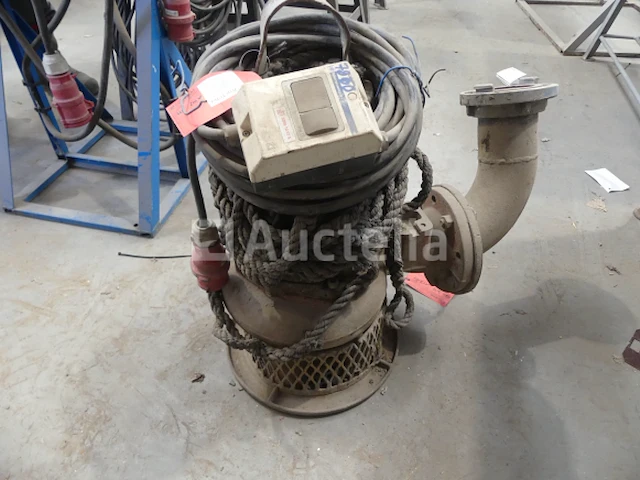 High flow grijswaterpomp merk en model onleesbaar - afbeelding 2 van  6