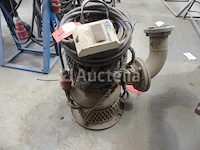 High flow grijswaterpomp merk en model onleesbaar - afbeelding 2 van  6
