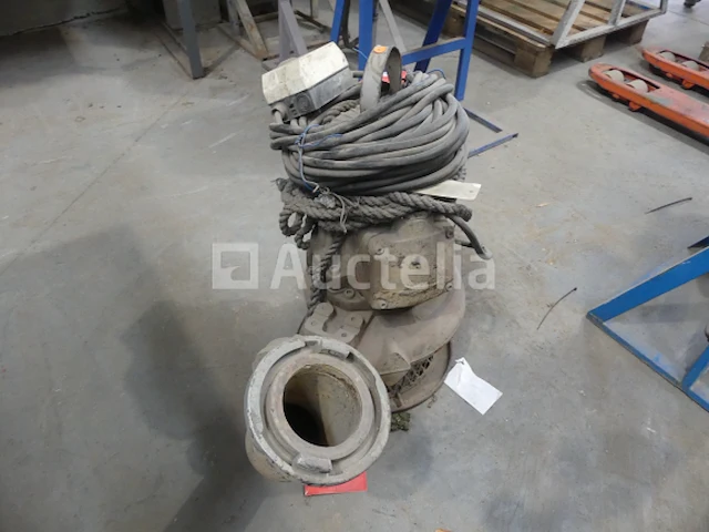 High flow grijswaterpomp merk en model onleesbaar - afbeelding 4 van  6