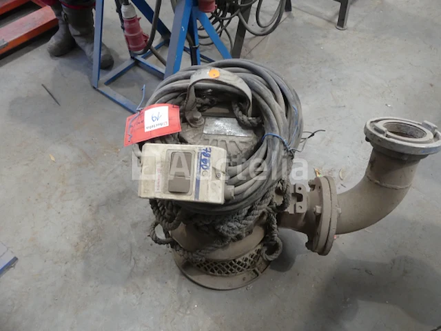 High flow grijswaterpomp merk en model onleesbaar - afbeelding 6 van  6