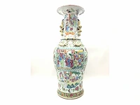 High quality decorated canton porcelain set. palace scenery. famille rose. 19th century. - afbeelding 3 van  77