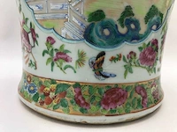High quality decorated canton porcelain set. palace scenery. famille rose. 19th century. - afbeelding 10 van  77