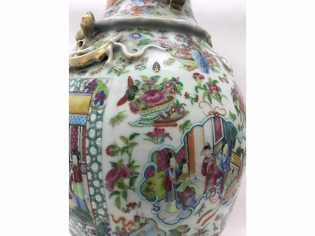 High quality decorated canton porcelain set. palace scenery. famille rose. 19th century. - afbeelding 13 van  77
