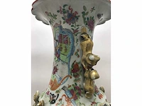 High quality decorated canton porcelain set. palace scenery. famille rose. 19th century. - afbeelding 14 van  77