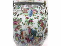 High quality decorated canton porcelain set. palace scenery. famille rose. 19th century. - afbeelding 17 van  77