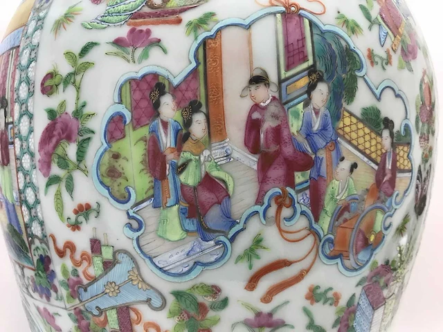High quality decorated canton porcelain set. palace scenery. famille rose. 19th century. - afbeelding 18 van  77