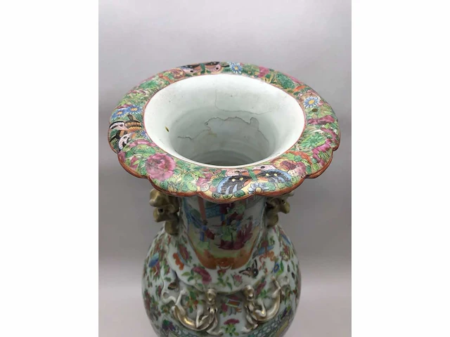 High quality decorated canton porcelain set. palace scenery. famille rose. 19th century. - afbeelding 27 van  77