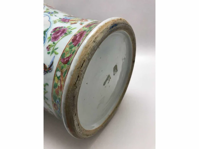 High quality decorated canton porcelain set. palace scenery. famille rose. 19th century. - afbeelding 30 van  77