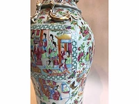 High quality decorated canton porcelain set. palace scenery. famille rose. 19th century. - afbeelding 41 van  77