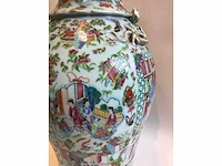 High quality decorated canton porcelain set. palace scenery. famille rose. 19th century. - afbeelding 48 van  77