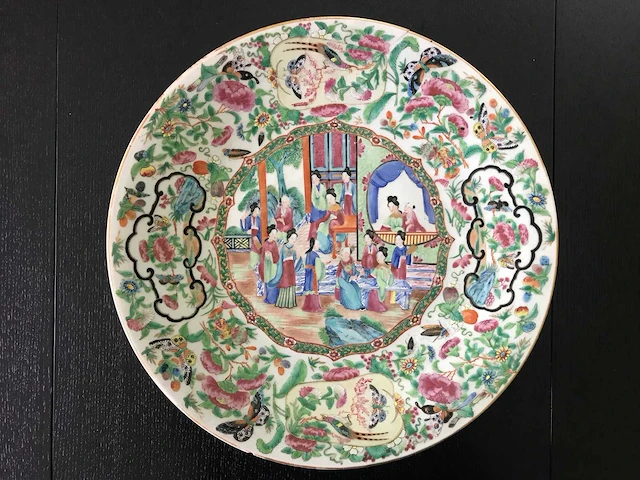 High quality decorated canton porcelain set. palace scenery. famille rose. 19th century. - afbeelding 59 van  77