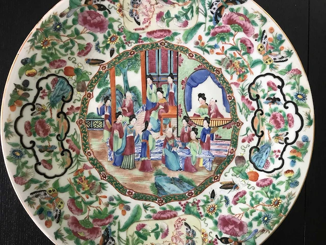 High quality decorated canton porcelain set. palace scenery. famille rose. 19th century. - afbeelding 60 van  77