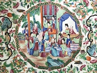 High quality decorated canton porcelain set. palace scenery. famille rose. 19th century. - afbeelding 61 van  77