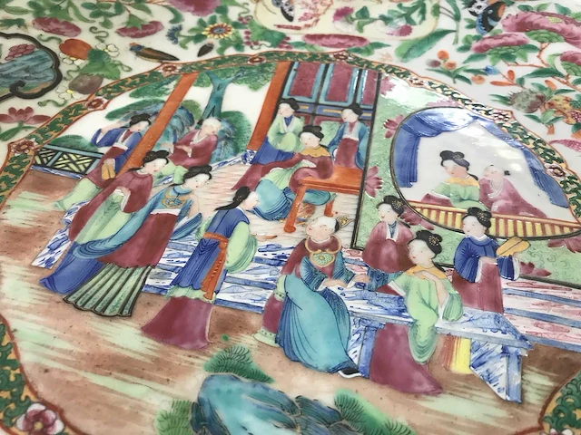 High quality decorated canton porcelain set. palace scenery. famille rose. 19th century. - afbeelding 65 van  77