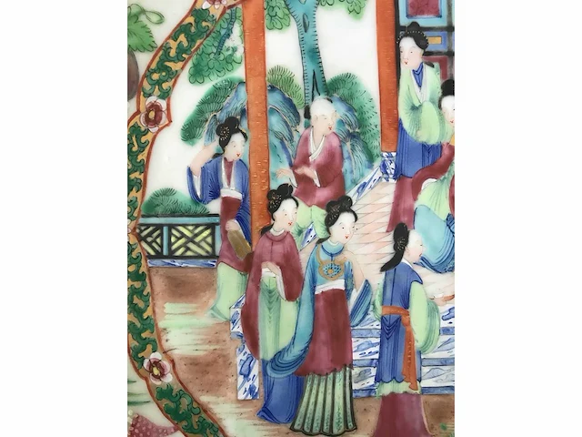 High quality decorated canton porcelain set. palace scenery. famille rose. 19th century. - afbeelding 71 van  77