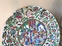 High quality decorated canton porcelain set. palace scenery. famille rose. 19th century. - afbeelding 72 van  77